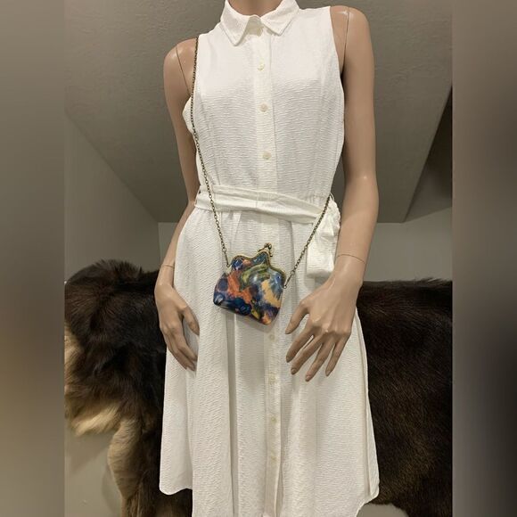 Chic Handsewn Genuine Leather Castle Shaped Kisslock Coin Purse & Chain - Picture 3 of 15